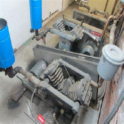 Ingersoll Rand Make Base Mounted Medical Vacuum Pump V255 5 HP