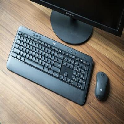 Logitech MK540 Wireless Keyboard and Mouse Combo