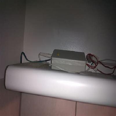 Automatic Bathroom Lamp Controller