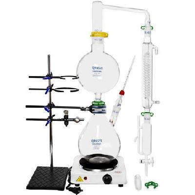 Distilling Apparatus With Graham Condenser