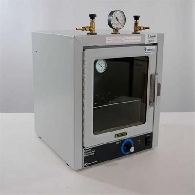 Vacuum Oven