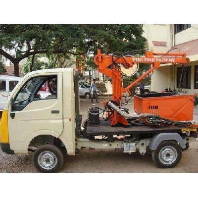 Desilting  Man Grab Bucket Machine