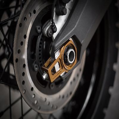 Rear Axle with Nut