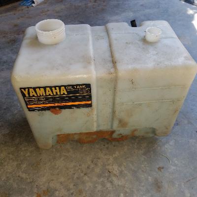 Three Wheeler Oil Reservoir Bottle - All 2S  4S