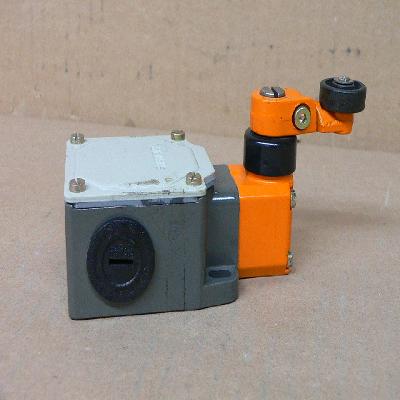 3SE3 100-0U Siemens Contact Type Limit Switch