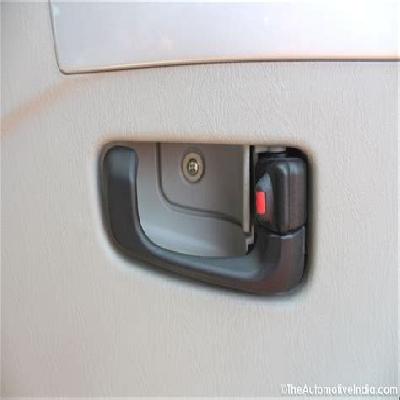 Mahindra Front  Door Lock Rh For Scorpio