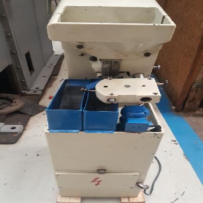 Nut Tapping Machine Top Bed