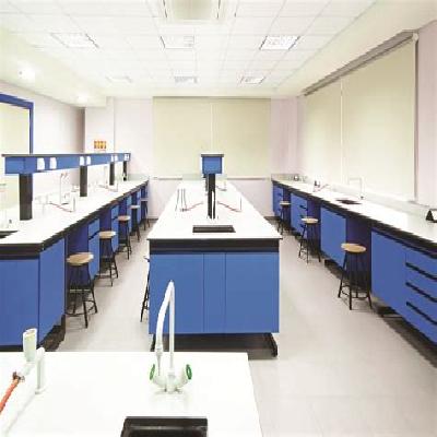 U Arrangement Lab Benches