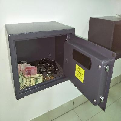 Electronic Safe with LCD Display