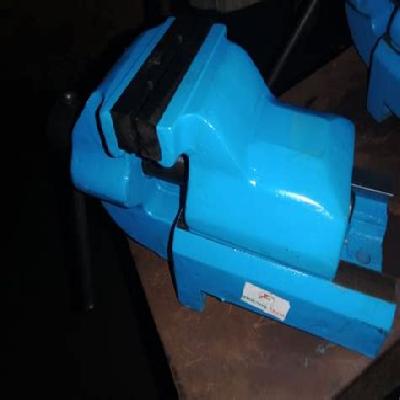Rear Jaw Sliding Bench Vice