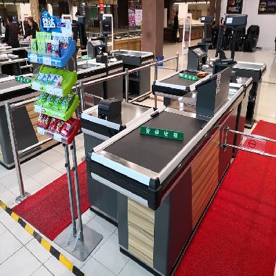 Supermarket cash counter