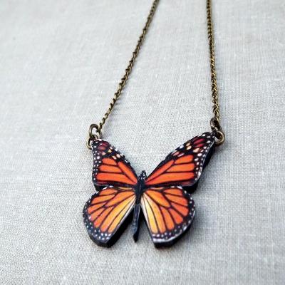 Collar Butterfly
