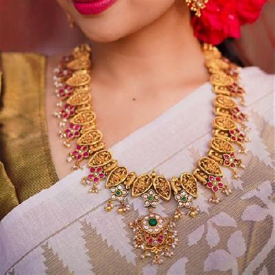 Ladies Flower Design Necklace