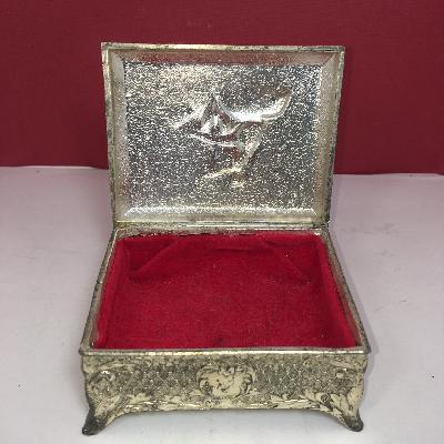 Gold Metal Plate with Velvet Box