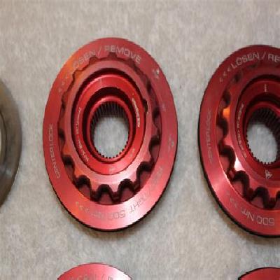 Center Lock Nuts