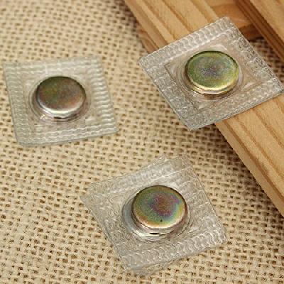 Hidden Magnetic Buttons for garments