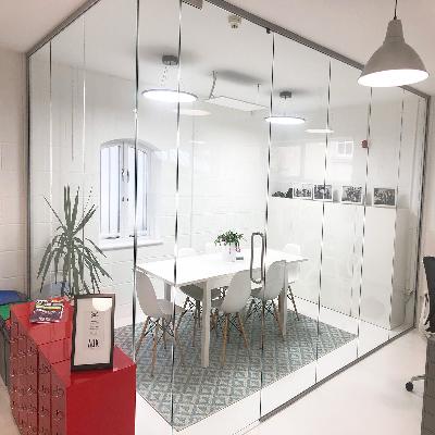Frameless Glass Door