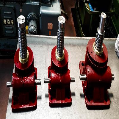 APEX Code HD911 -Heavy Duty Screw Jack