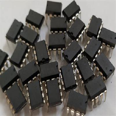 555 TIMER IC