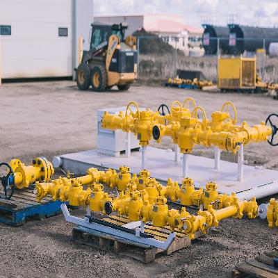 DSCN3536 Oil Field Equipment