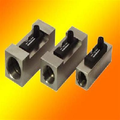 Honsberg Inline flow switch