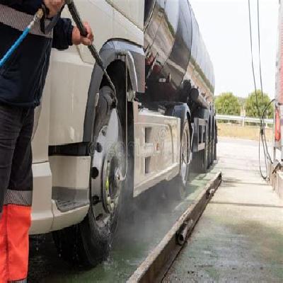 Drivers And Cleaner For Both Heavy Service