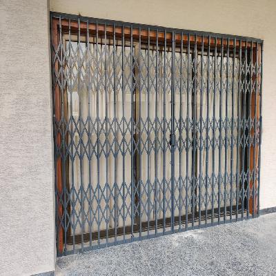 Channel Collapsible Gate