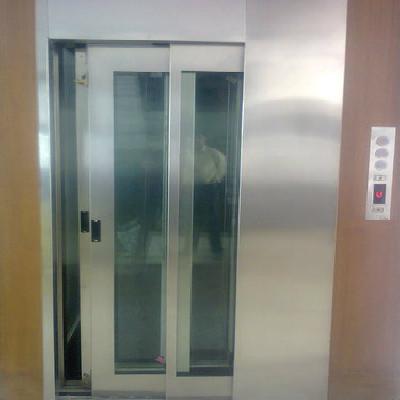 Telescopic Manual Door Elevator