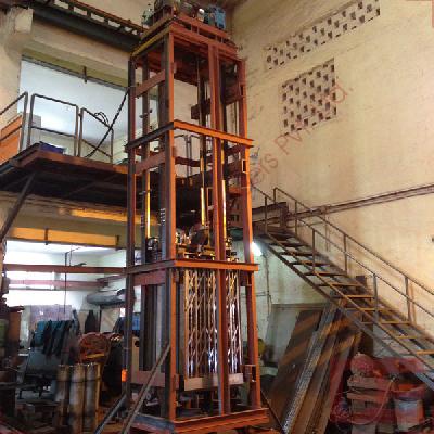 Cage Hoist Lift