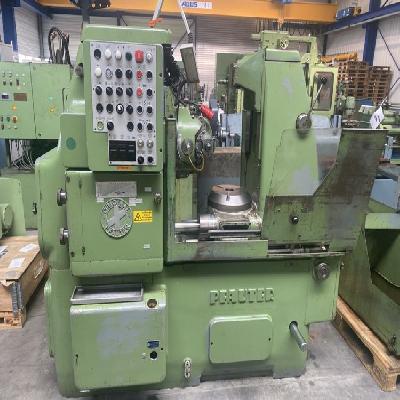 Gear Hobbing Machine