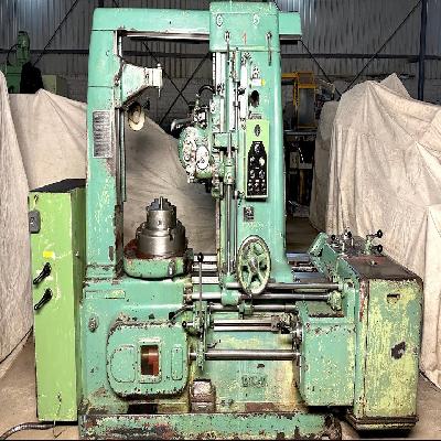 Gear Hobbing Machine