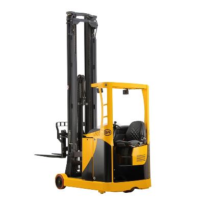OM XR 1.6 Ton Reach Truck