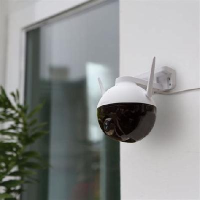 C8C Outdoor Pan Tilt Camera - Wireless camera