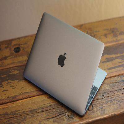 Apple Laptop