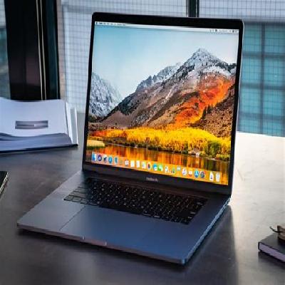 Apple MacBook Pro Laptop