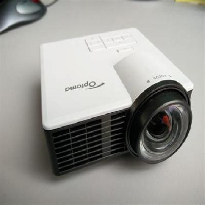 OPTOMA LED PROJECTOR