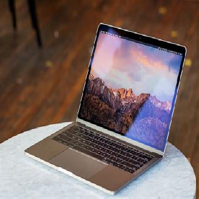 Apple Laptop
