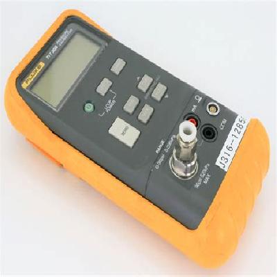 Fluke 717 Pressure Calibrator