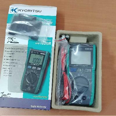 Palm-Sized Digital Multimeter Fluke 106