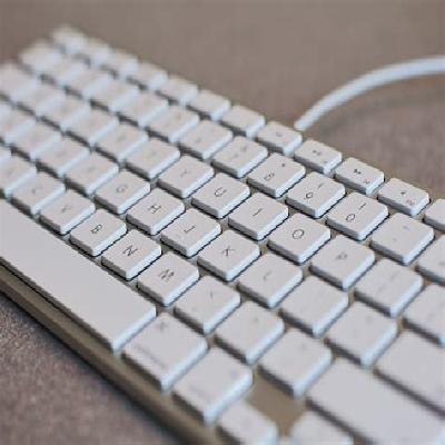 White Multimedia Computer Keyboard