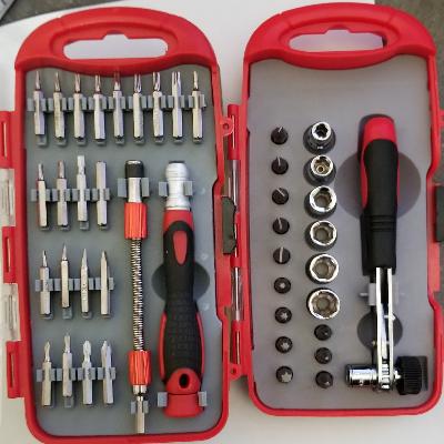22 Pcs Screwdriver Bit and Socket Set