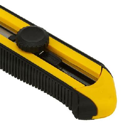 DYNAGRIP SNAP-OFF KNIFE