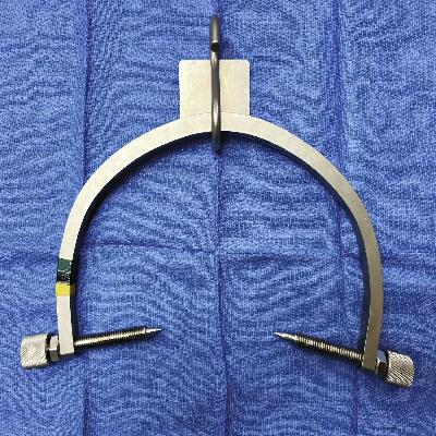 Gardner Wells Traction Tongs