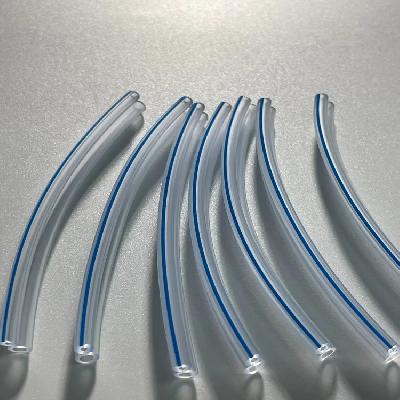 Trasparent Parallelepiped With Double Apex Curvature