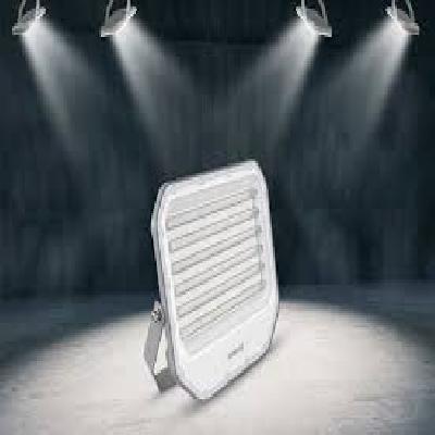 Led Flood/Beam Lightign Areas Where Extreme Brightness Is De