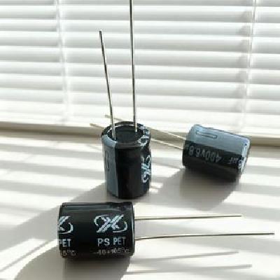 Low Leakage Capacitor