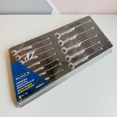 12 Piece Twister Set