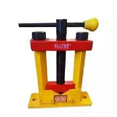 Round Pillar Type Pipe Vice