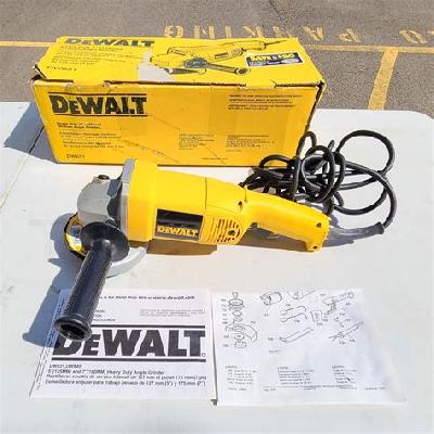 DW831 Dewalt Angle Grinder