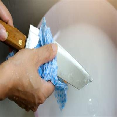 Cleaning Knives